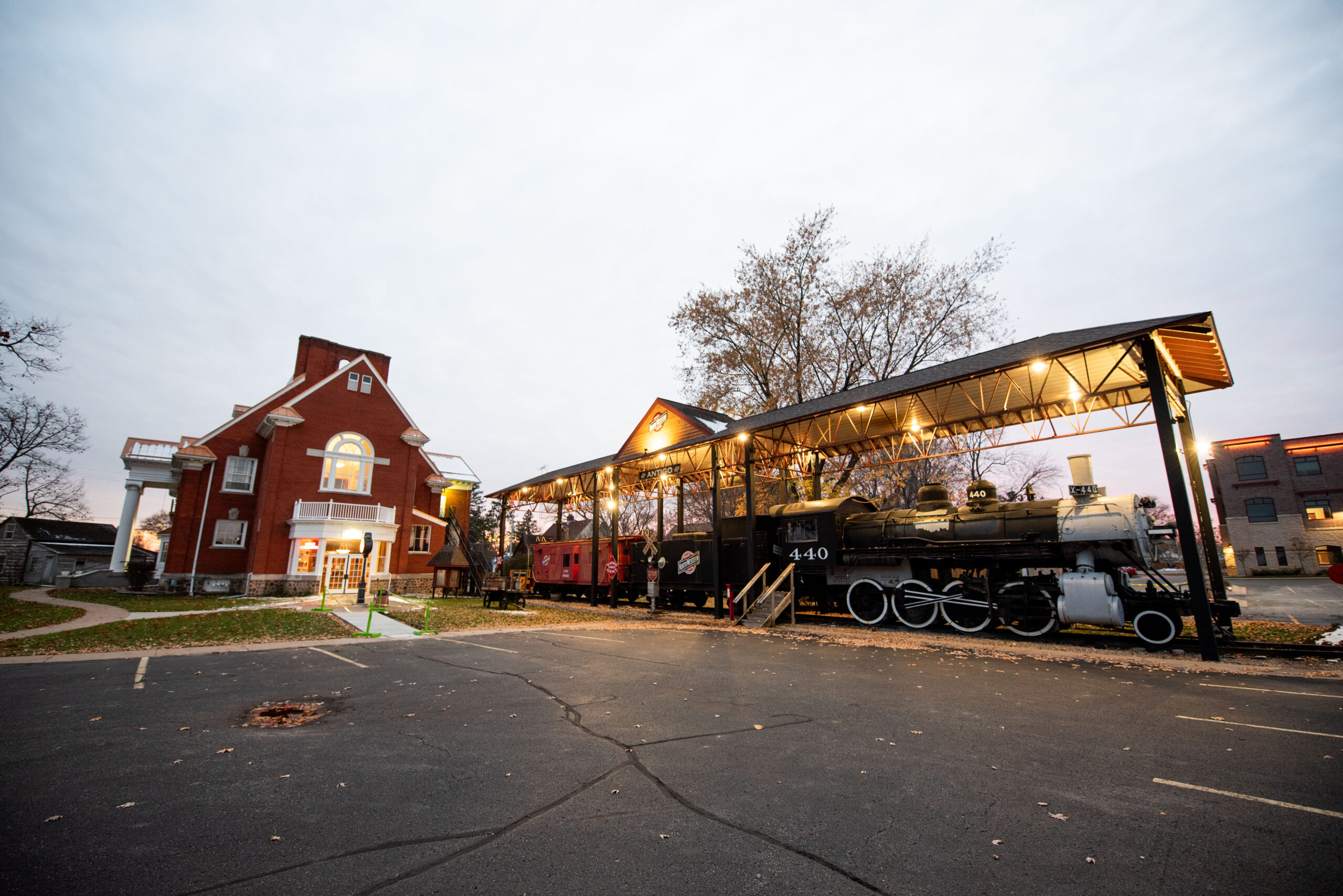 Photo of train station in Antigo.